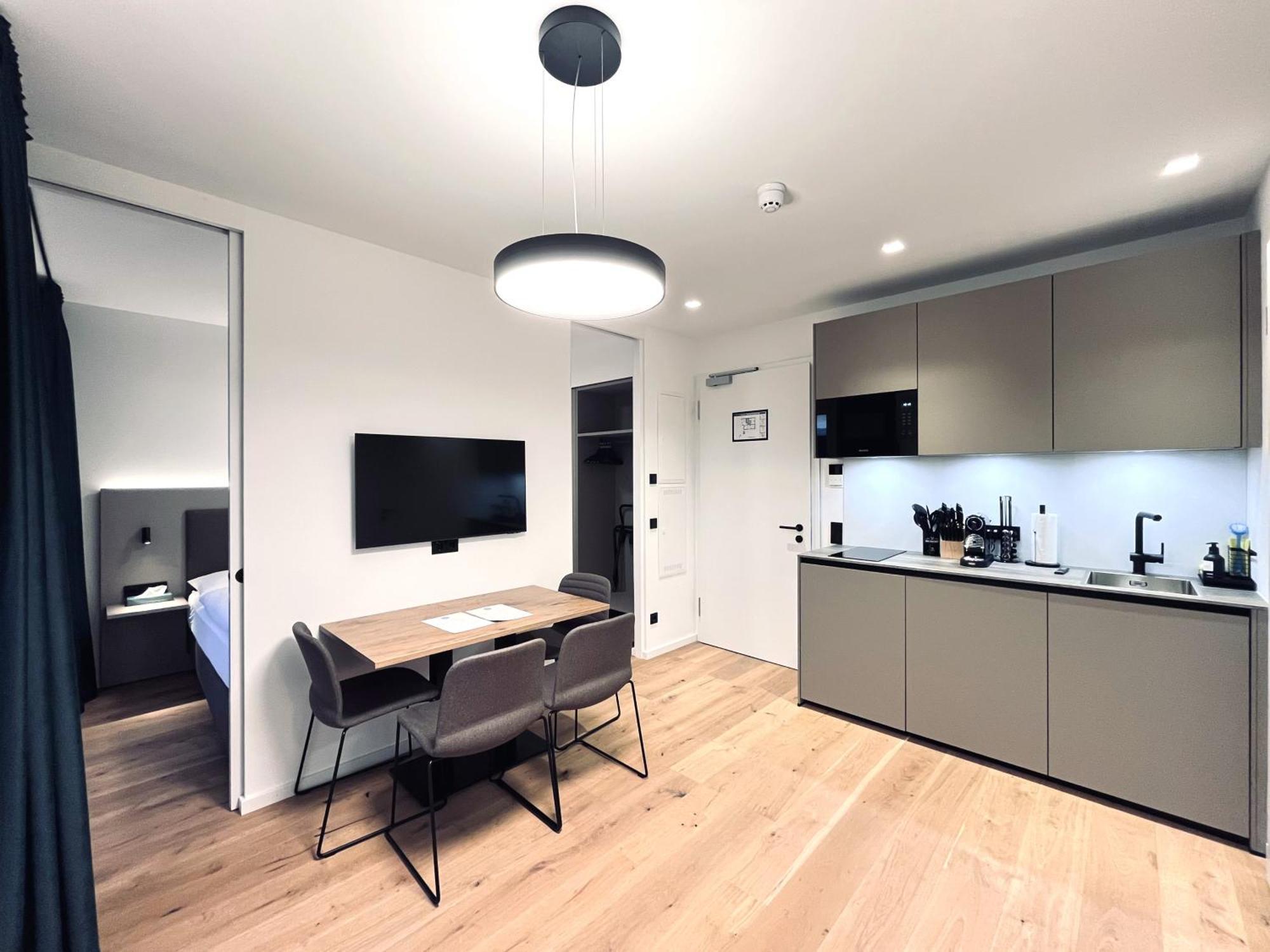 Mikes Apartments Мюнхен Екстериор снимка